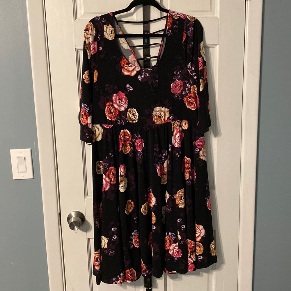 Torrid flower dress 3/4 sleeve size 2